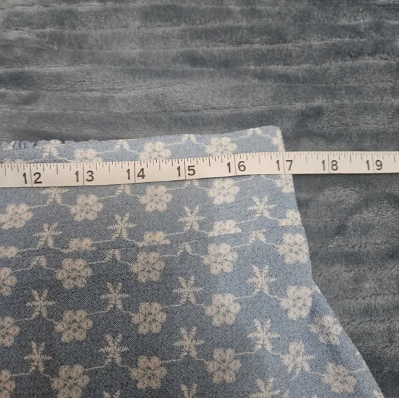 BCBG Blue Floral Ruffle Stretch Shorts! - Picture 3 of 5